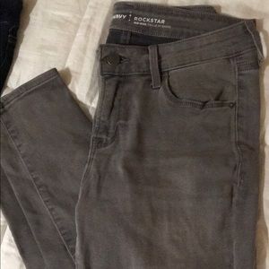 Old navy “rockstar” mid-rise Size 6 regular Jean